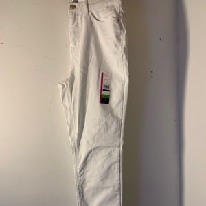 White skinny jeans